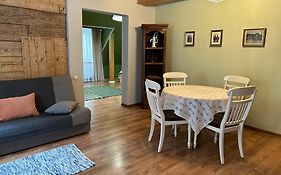 A1 Apartments With Free Parking